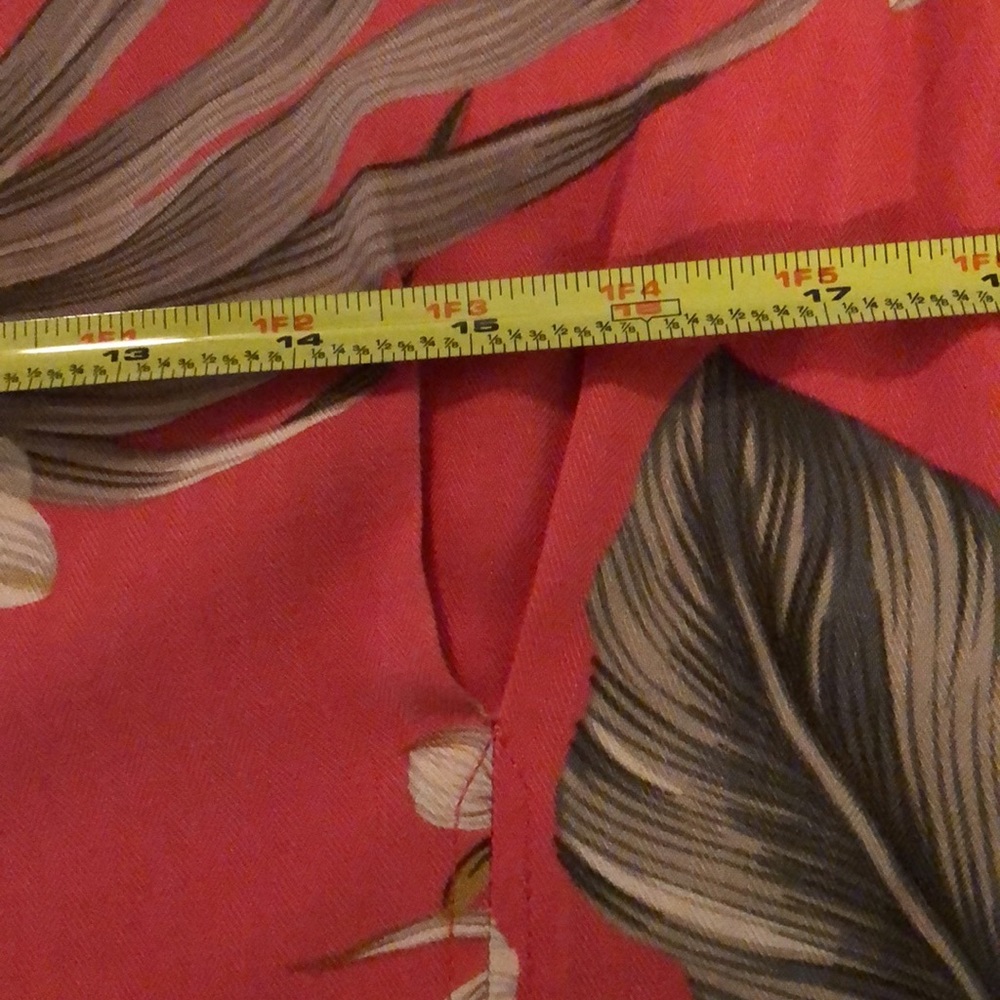 EUC Island Sands Hawaiian Top - Picture 9 of 10